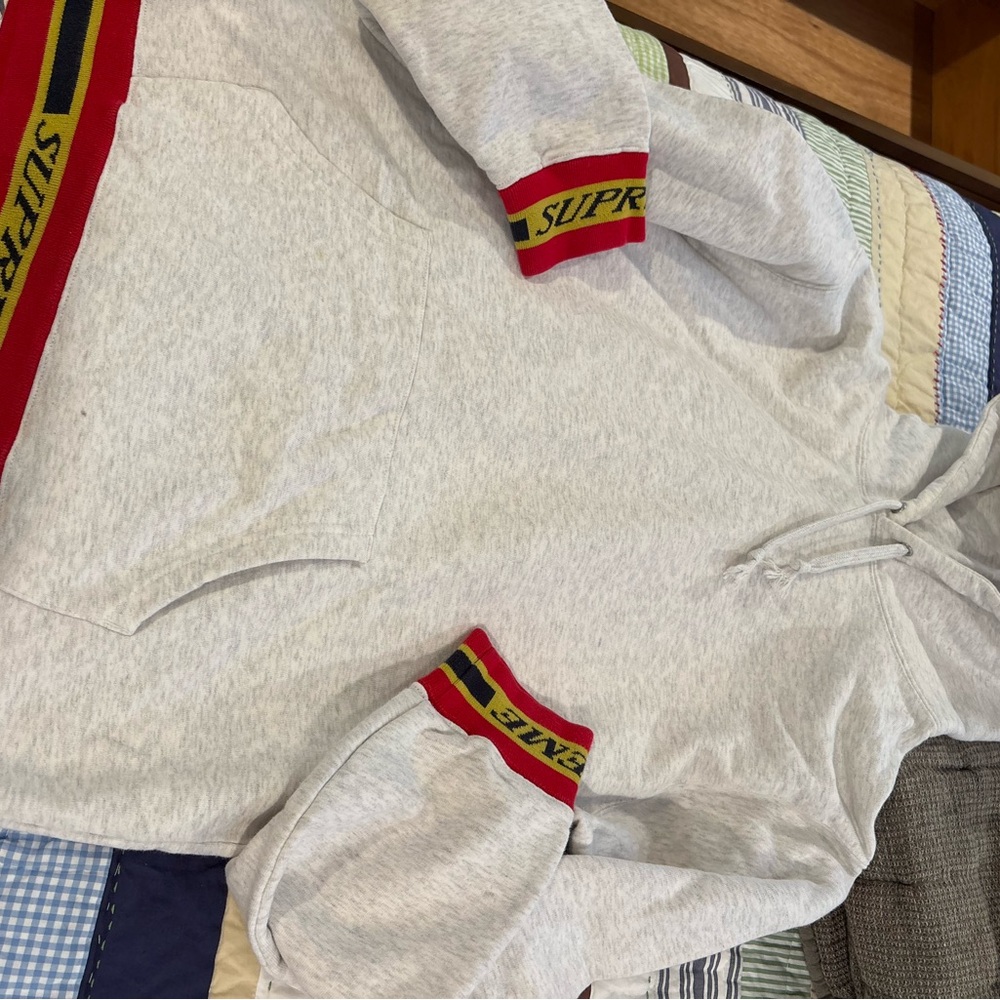 Supreme sweatshirt